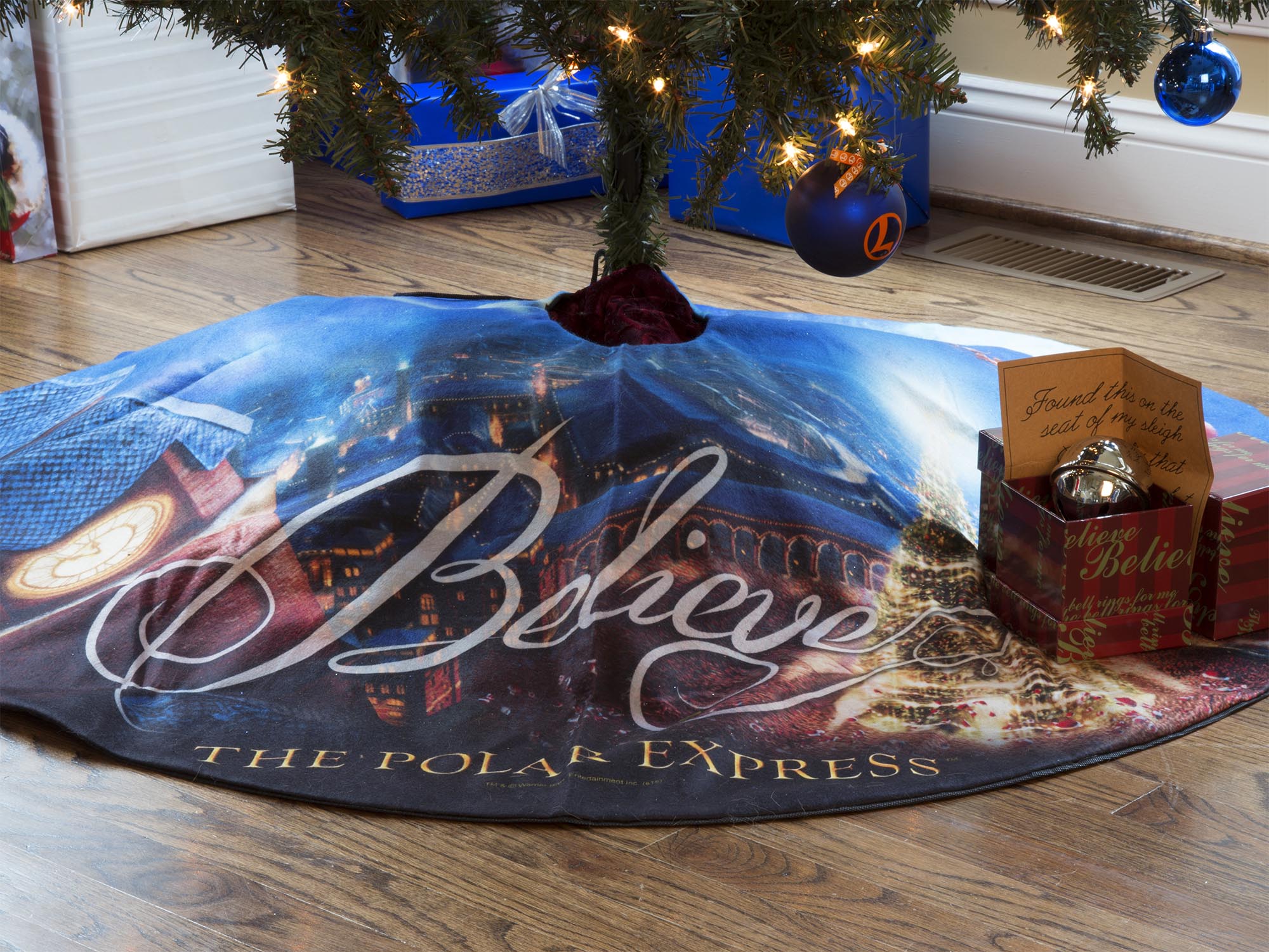 Polar express 2025 christmas tree train